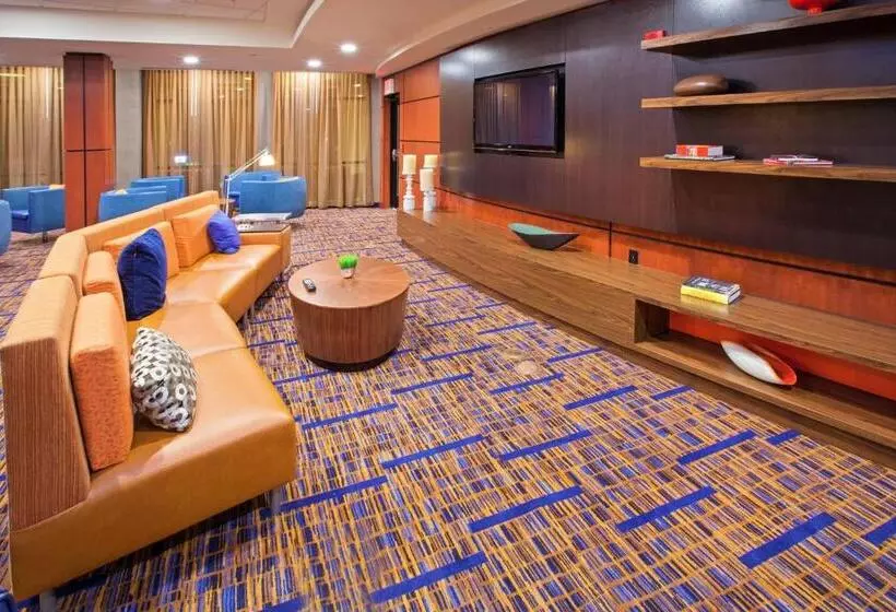 هتل Courtyard Louisville Northeast