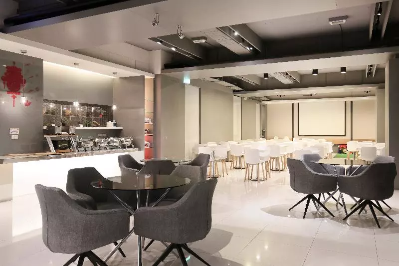 Dandy Hotel Daan Park Branch