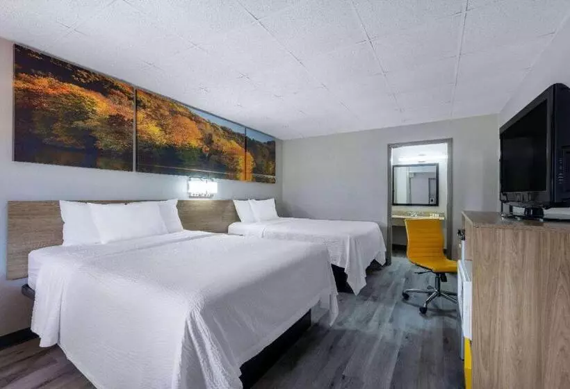 호텔 Days Inn By Wyndham Lincolnton