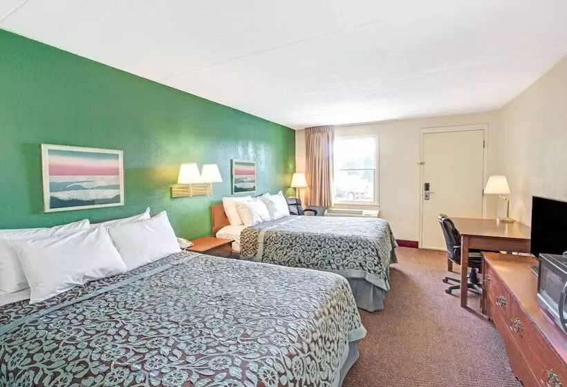 호텔 Days Inn By Wyndham Lincolnton