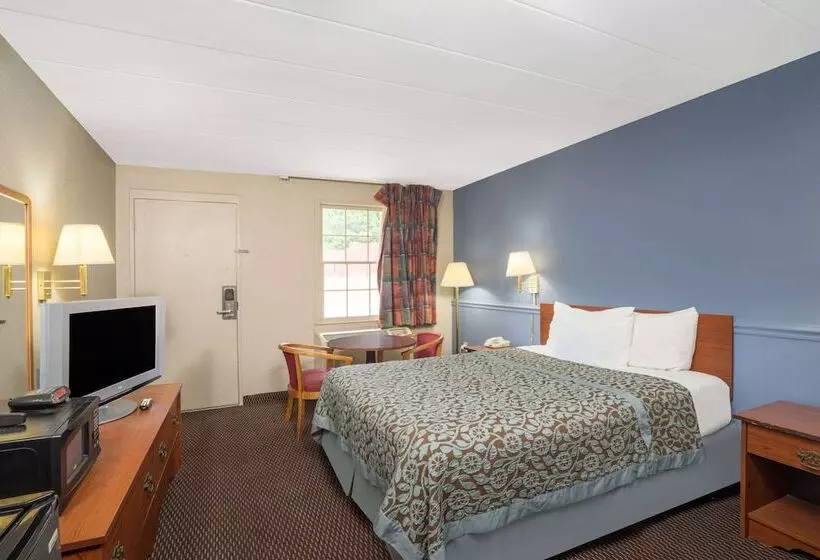 호텔 Days Inn By Wyndham Lincolnton