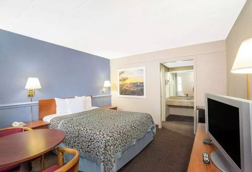 호텔 Days Inn By Wyndham Lincolnton