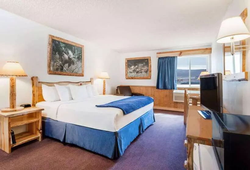 Отель Days Inn By Wyndham Sandpoint