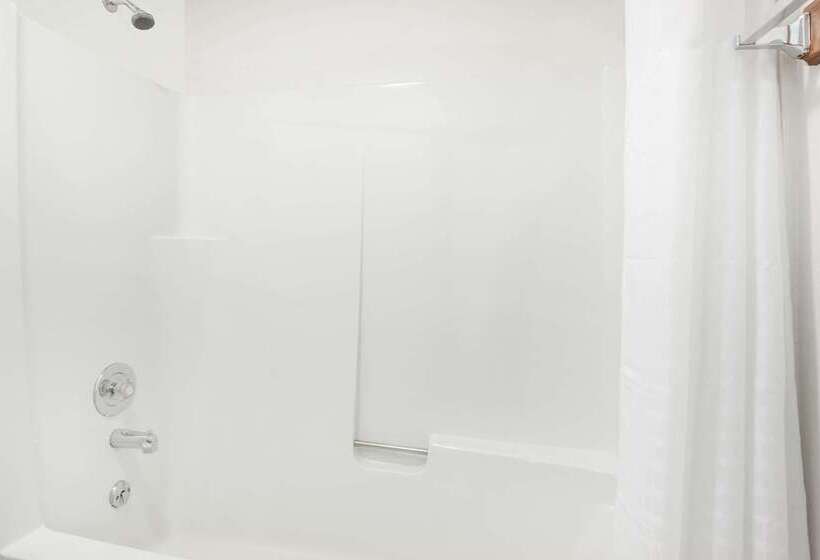 فندق Days Inn By Wyndham Sandpoint