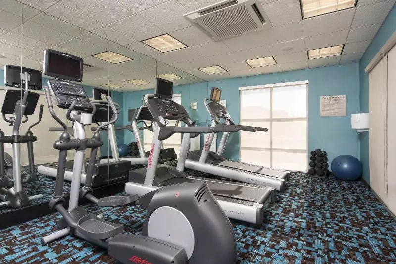 Otel Fairfield Inn & Suites By Marriott Omaha Downtown