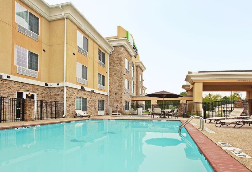 Holiday Inn Express Hotel & Suites Carthage, An Ihg