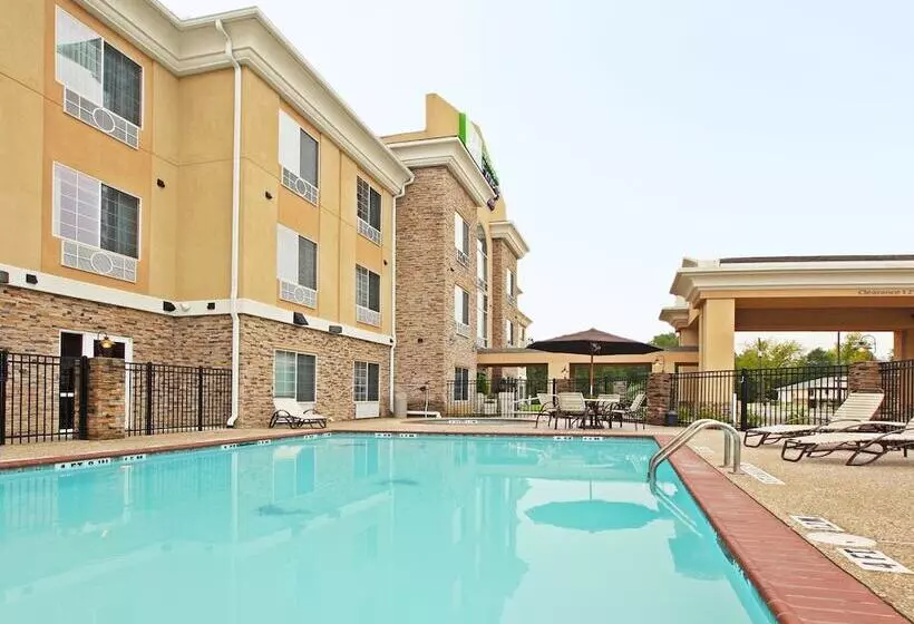 Holiday Inn Express Hotel & Suites Carthage, An Ihg