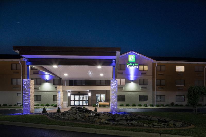 בית מלון כפרי Holiday Inn Express Louisville Northeast, An Ihg
