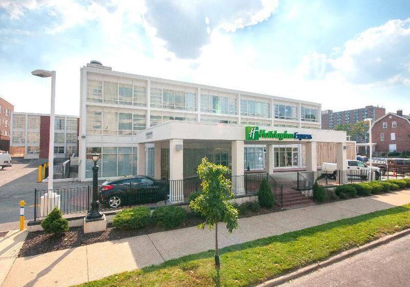 فندق Holiday Inn Express St. Louis Central West End, An Ihg