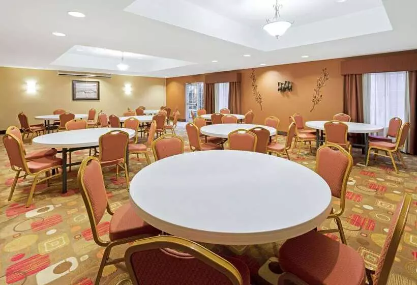 酒店 La Quinta By Wyndham Stillwater  University Area