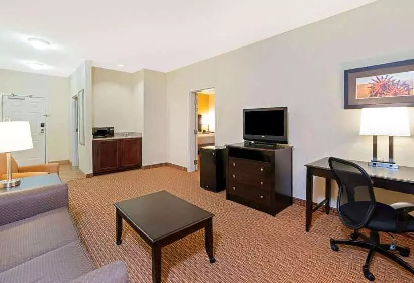 酒店 La Quinta By Wyndham Stillwater  University Area