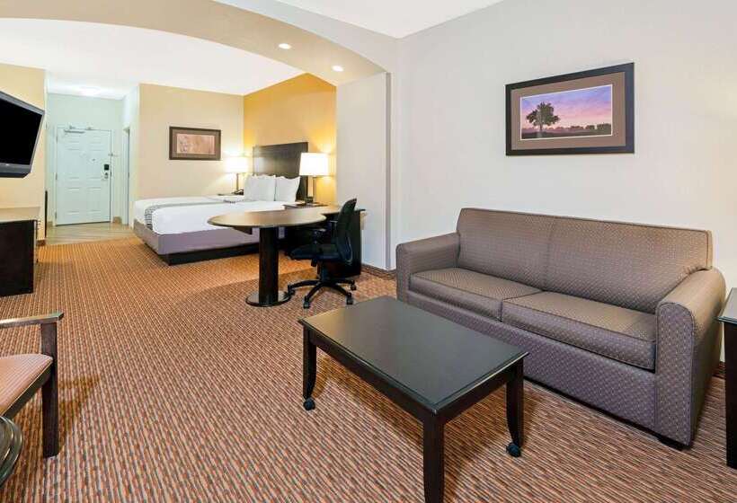 בית מלון כפרי La Quinta By Wyndham Stillwater  University Area