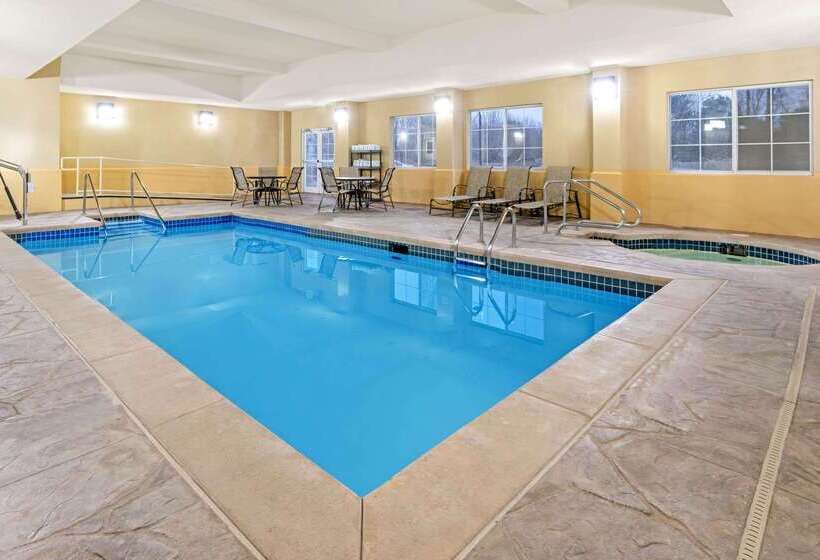 בית מלון כפרי La Quinta By Wyndham Stillwater  University Area