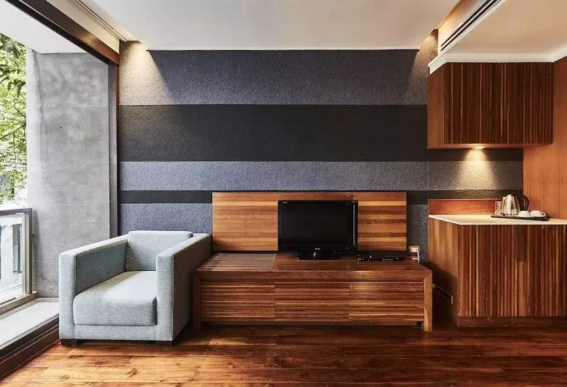 Luxx Langsuan Hotel   Sha Plus