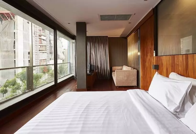 Luxx Langsuan Hotel   Sha Plus
