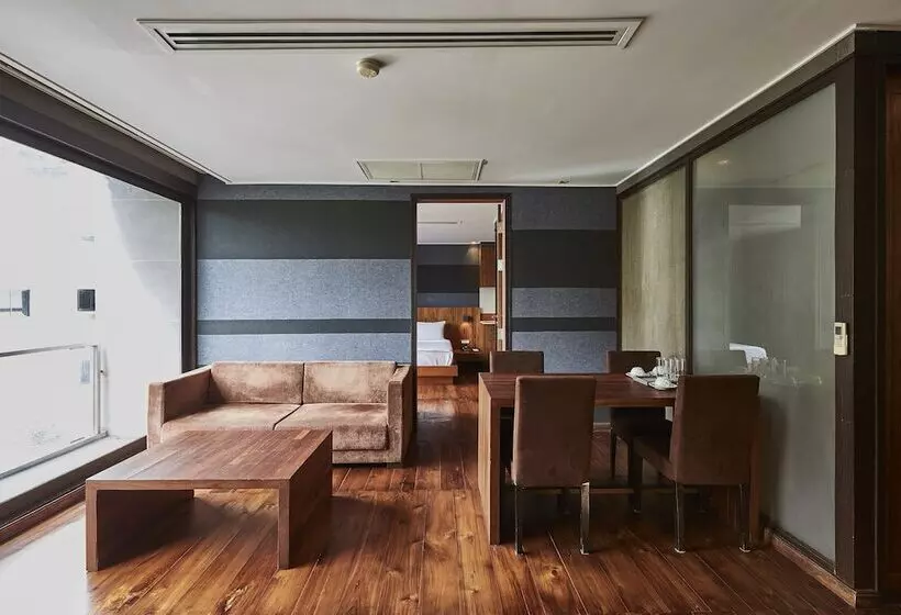 Luxx Langsuan Hotel   Sha Plus