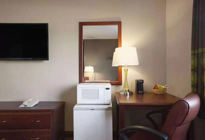 Отель Super 8 By Wyndham Fremont Ne