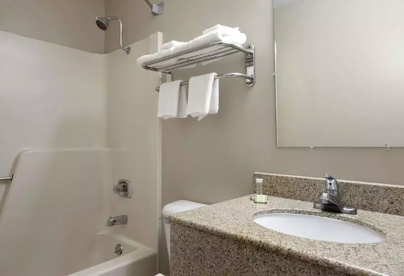 Отель Super 8 By Wyndham Fremont Ne