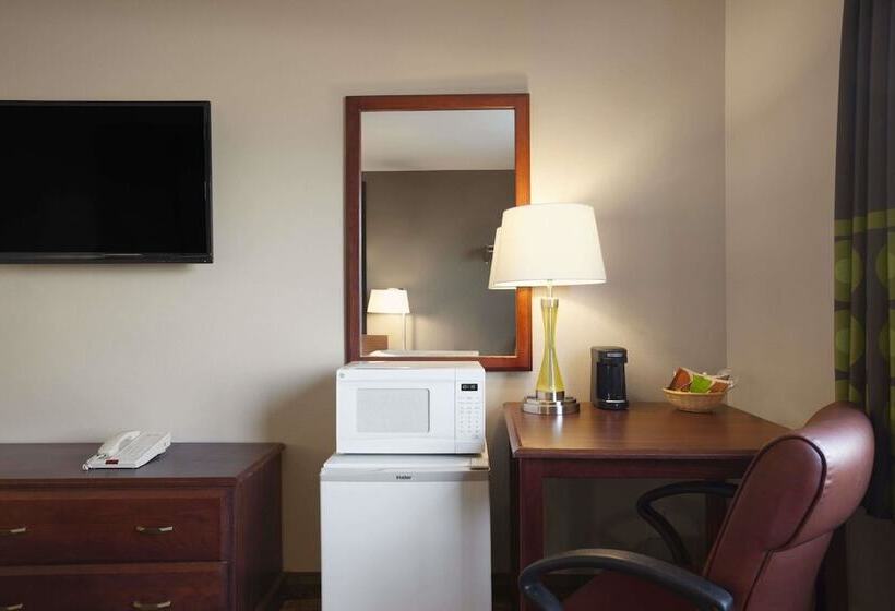 Отель Super 8 By Wyndham Fremont Ne