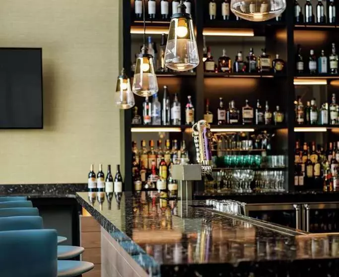 Hotel Trilogy Albany Airport, Tapestry Collection By Hilton