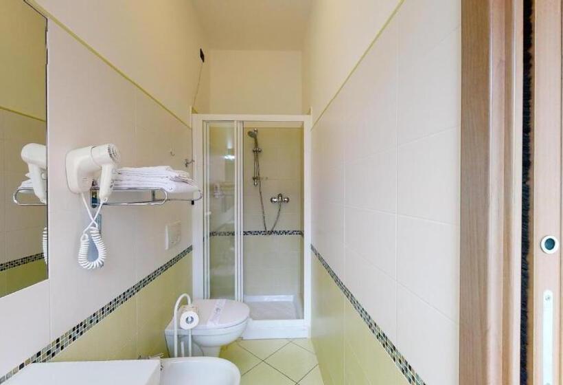 Miriam Hotel & Residence