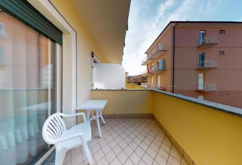 Miriam Hotel & Residence