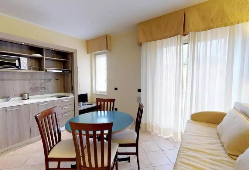 Miriam Hotel & Residence