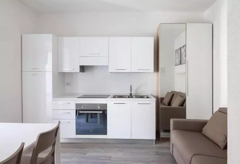 Miriam Hotel & Residence