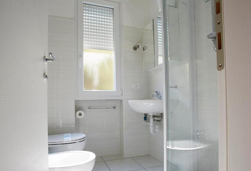 Miriam Hotel & Residence