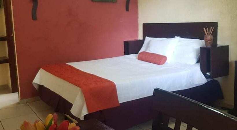 هتل El Patio De Don Moncho