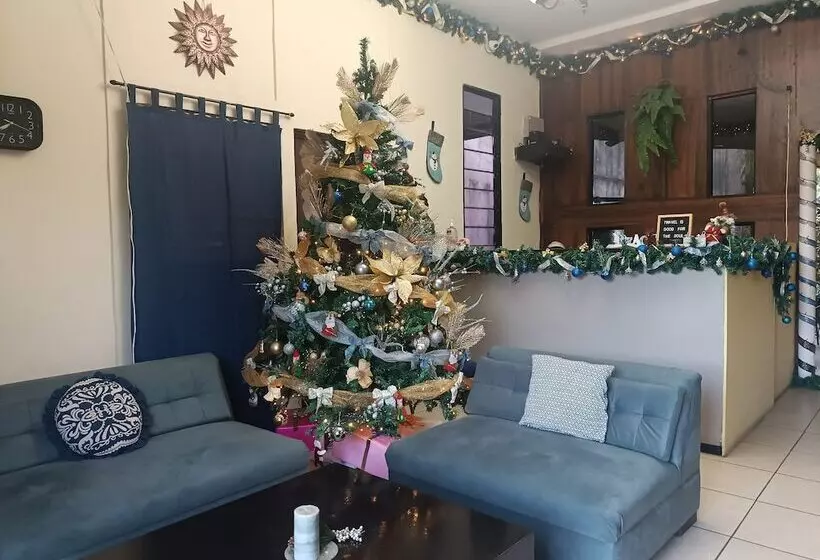 هتل El Patio De Don Moncho