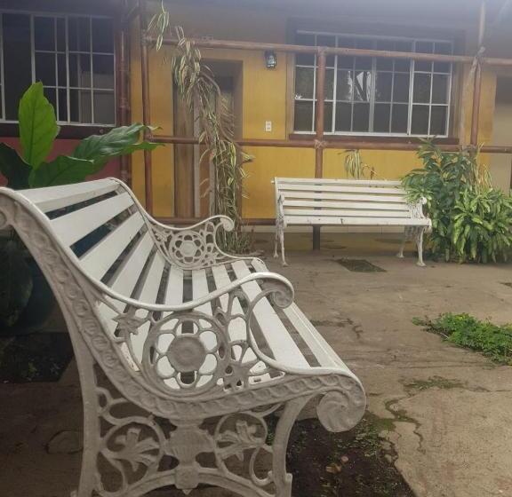 هتل El Patio De Don Moncho