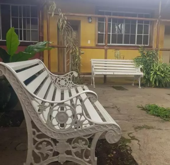 هتل El Patio De Don Moncho