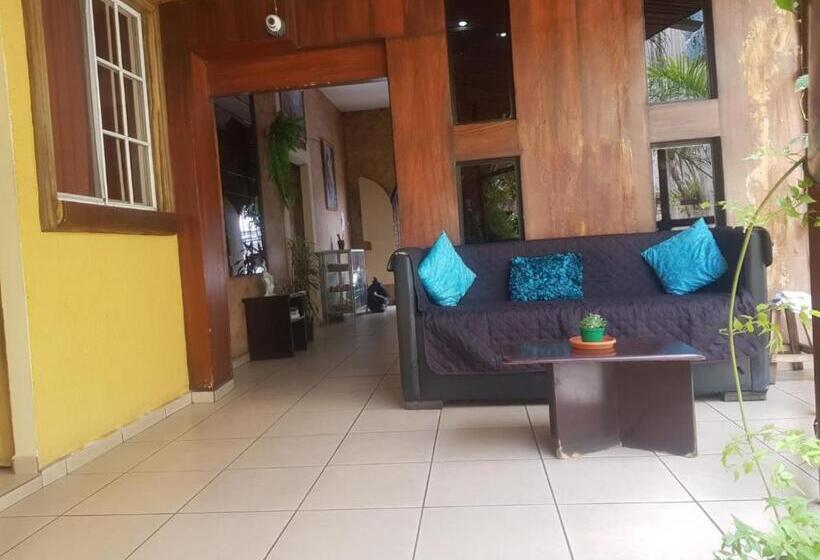 هتل El Patio De Don Moncho