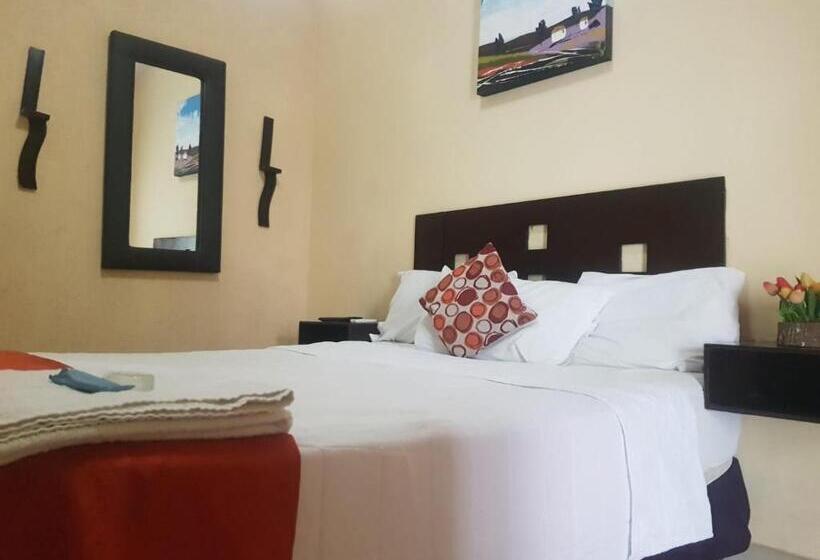 هتل El Patio De Don Moncho