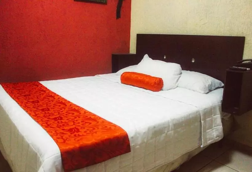 هتل El Patio De Don Moncho