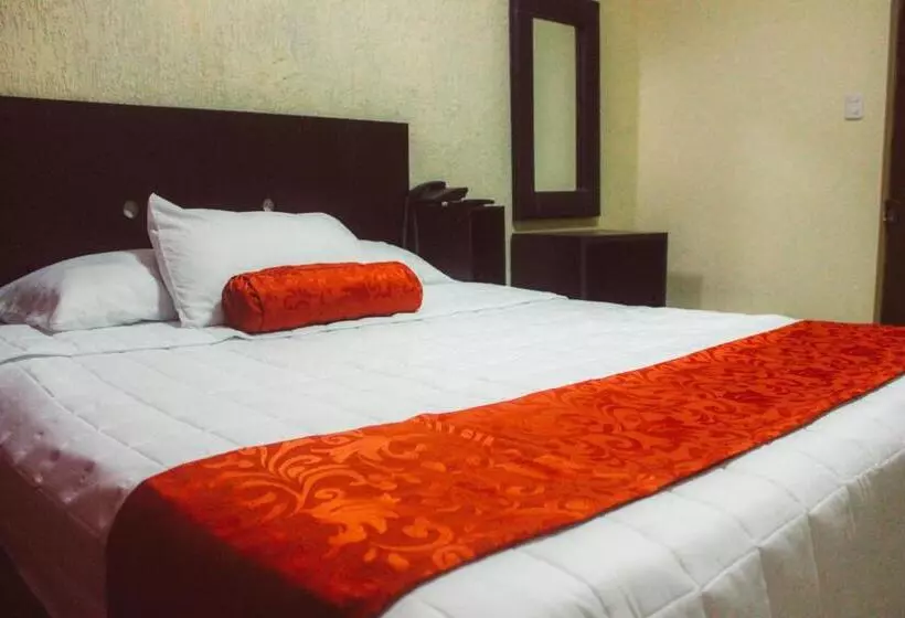 هتل El Patio De Don Moncho