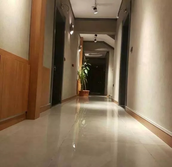 Hotelli Doctor House