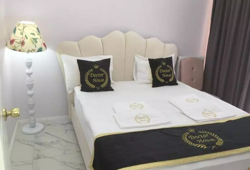 Hotelli Doctor House