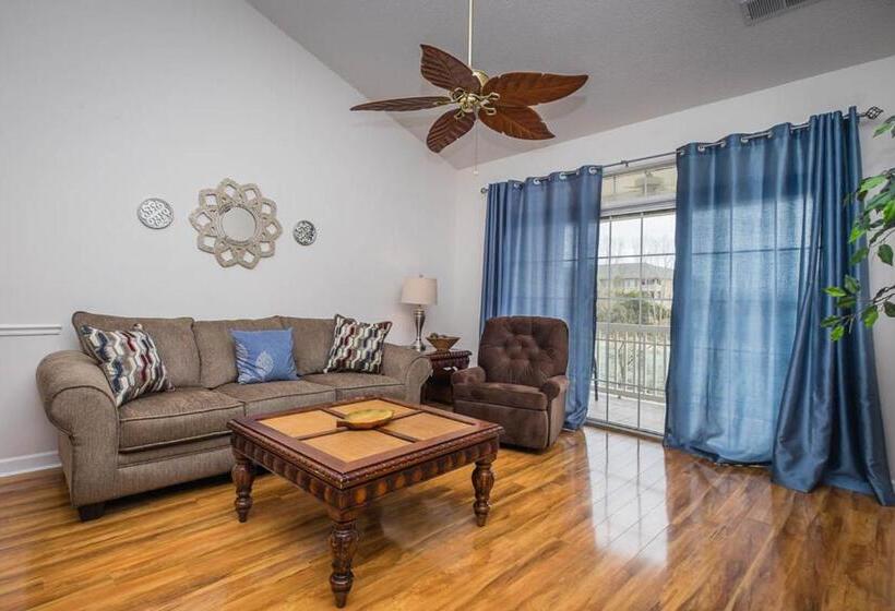 Barefoot Resort & Yacht Club