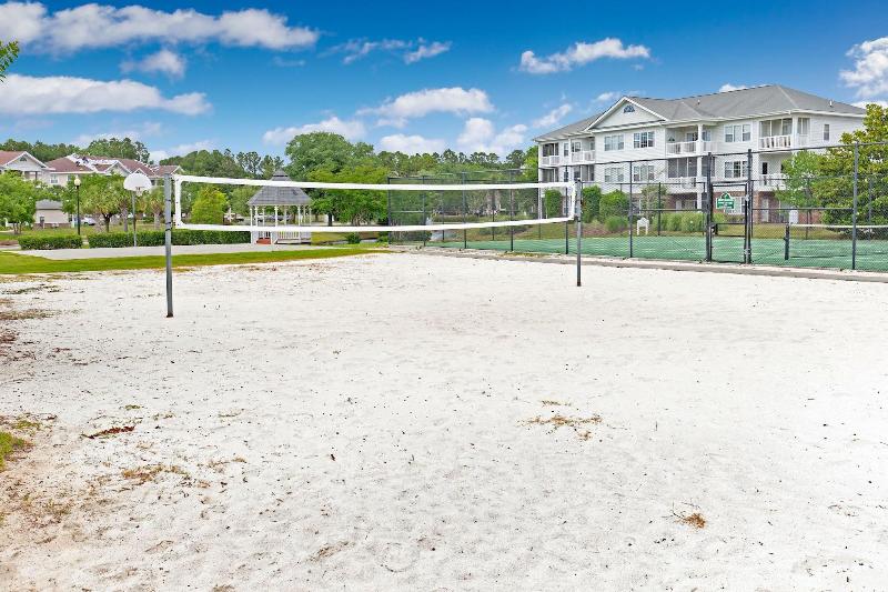Barefoot Resort & Yacht Club