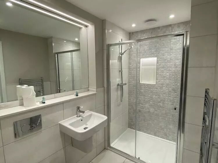 Buckingham Apartment