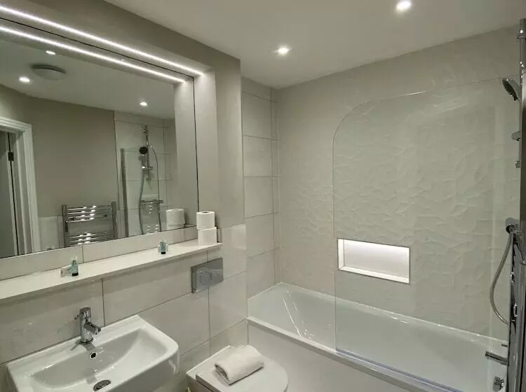 Buckingham Apartment