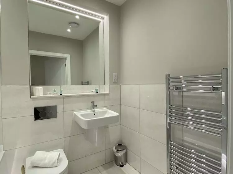Buckingham Apartment