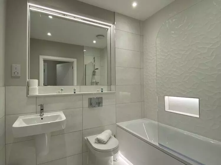 Buckingham Apartment