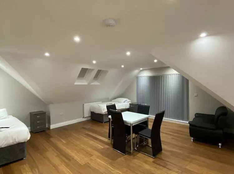 Buckingham Apartment