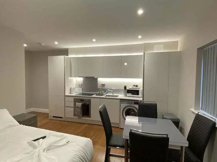 Buckingham Apartment