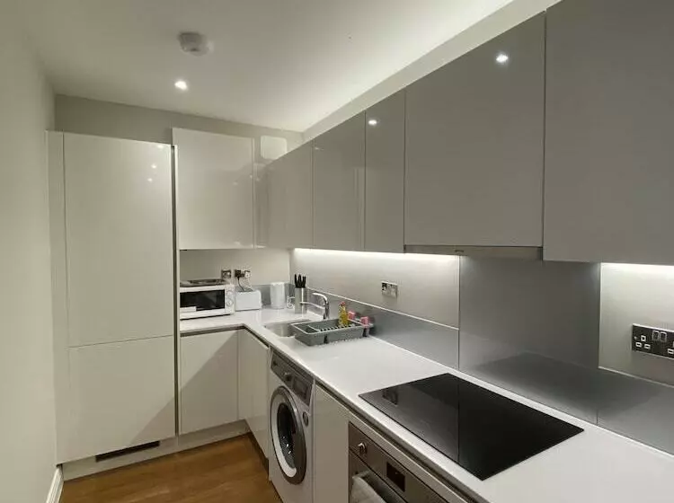 Buckingham Apartment