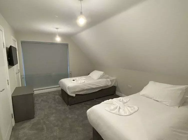 Buckingham Apartment