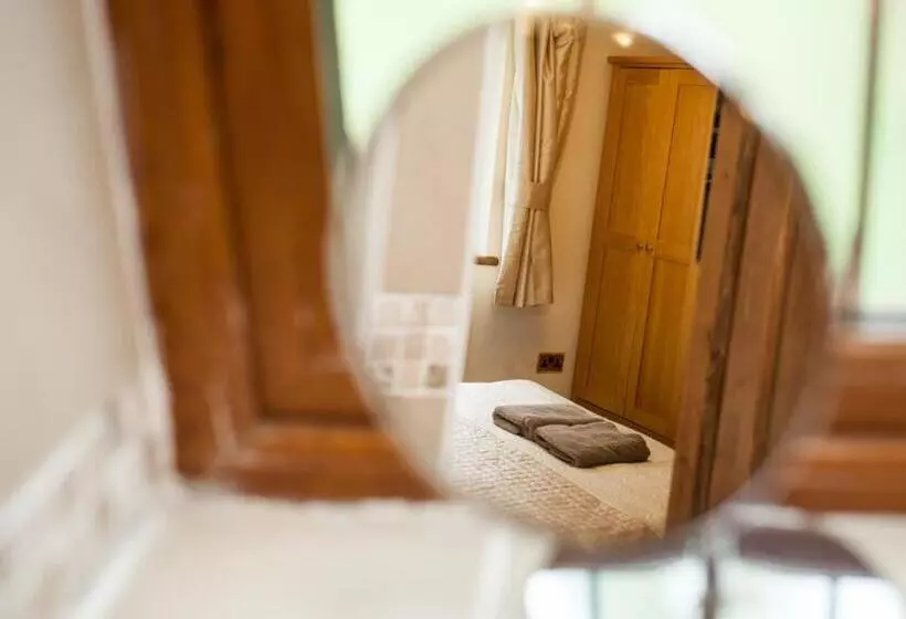 호텔 Acorns Old Farm